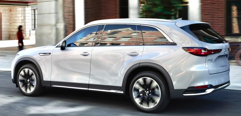 Without the gull-wings badge on the nose, we might be hard-pressed to identify the luxurious new three-row CX-90 as a Mazda. The PHEV version has a tow rating of 3,500 pounds; the 6-cylinder gas-only model can tow 5,000 pounds.