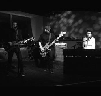 Husband-wife duo The Royal Bones plays Rock City Café Friday night
