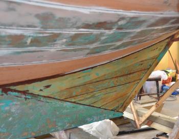 The design and engineering of the Herreshoff 12½ creates a reverse curve where the hull meets the keel, making for a more efficient flow of water beneath the boat.