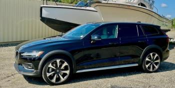 Much more than just “Mom’s Volvo”: the V60 Cross Country B5 AWD.