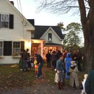 A queue of trick-or-treaters outside the Van Dusen home. (Photo courtesy of Lori Van Dusen)