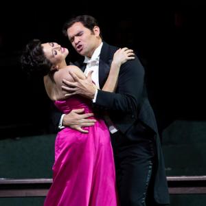 Lisette Oropesa as Manon and Michael Fabiano as des Grieux in Massenet's Manon. (Photo by Marty Sohl / Met Opera)