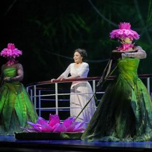 Ailyn Pérez in the title role of Catán's Florencia en el Amazonas. (Photo by Ken Howard / Met Opera)
