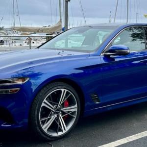 The handsome G70 3.3T, in Kawah Blue, looks right at home at the yacht club. The dark chrome and aluminum trim are part of the Sport Prestige package. The car sits low and has a low roofline, but the driver’s seat and the steering wheel automatically retract for easy entry and exit. Genesis? Genesis is Hyundai’s Lexus, as it were.