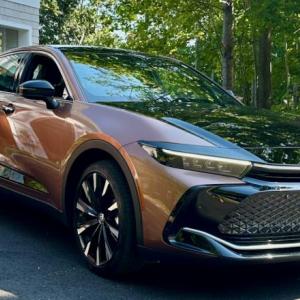 That’s a Toyota? Something of a mystery sedan, the Crown glides through traffic, drawing notice because of its sleek shape and this handsome two-tone finish called Bronze Age over Black. Nightshade is a new color and trim level for 2025.